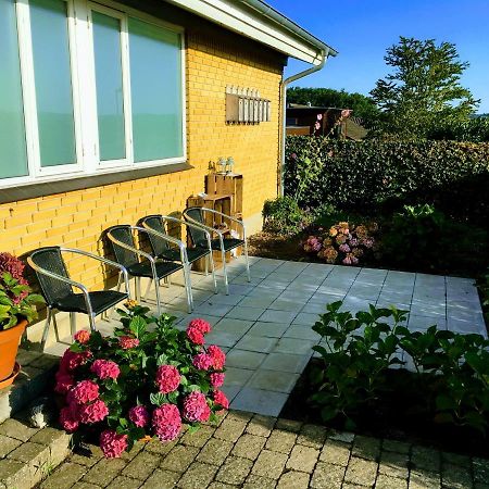 2 Rooms, Private Kitchen, Bathroom, And Garden. Århus Extérieur photo
